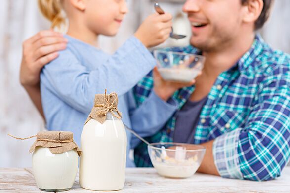 Diét ngabutuhkeun persiapan awak ku nambihan bertahap kefir kana dahareun