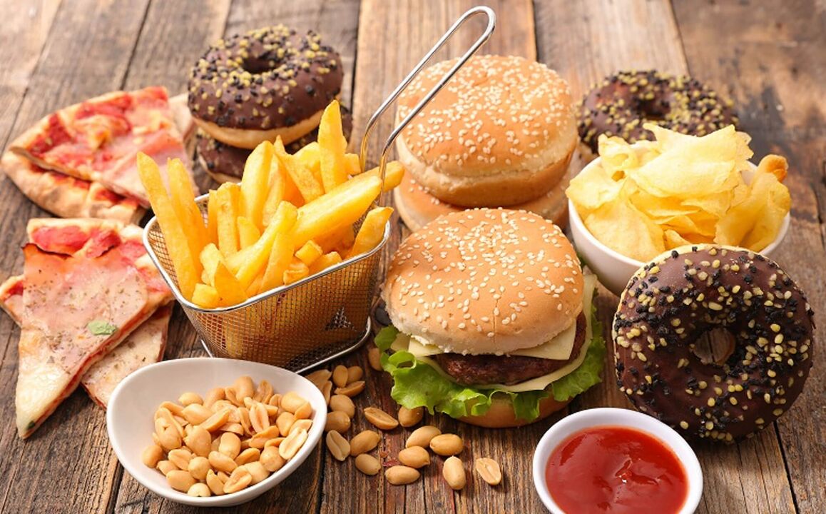 Dina diet Jepang, manisan sareng tuangeun gancang dilarang.